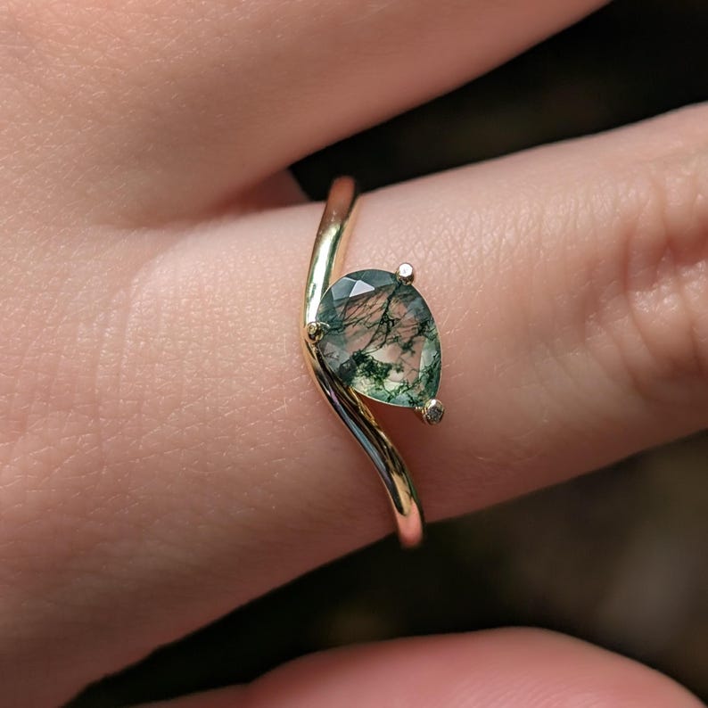 Sideways Moss Agate Teardrop Ring