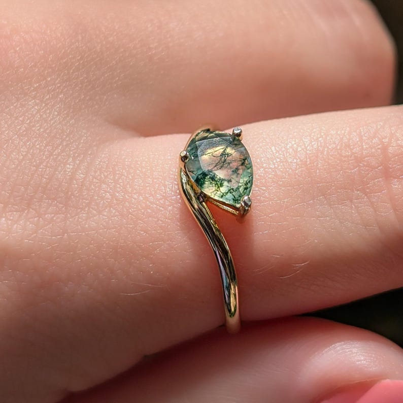 Sideways Moss Agate Teardrop Ring