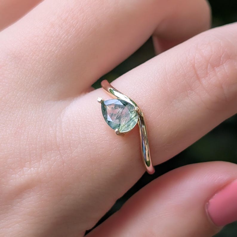 Sideways Moss Agate Teardrop Ring