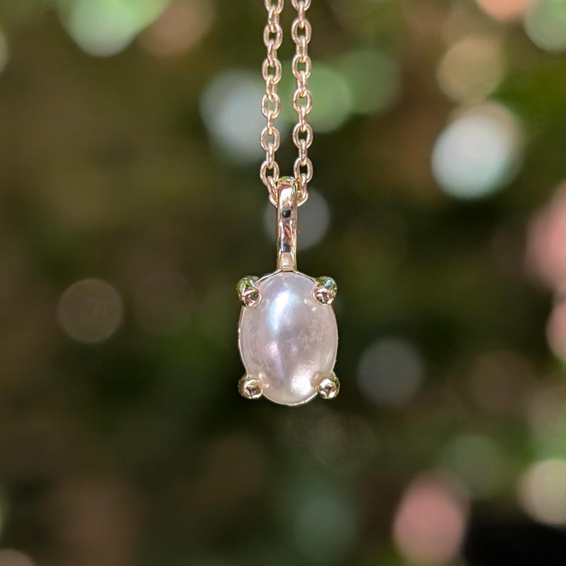 Pearl Oval Necklace