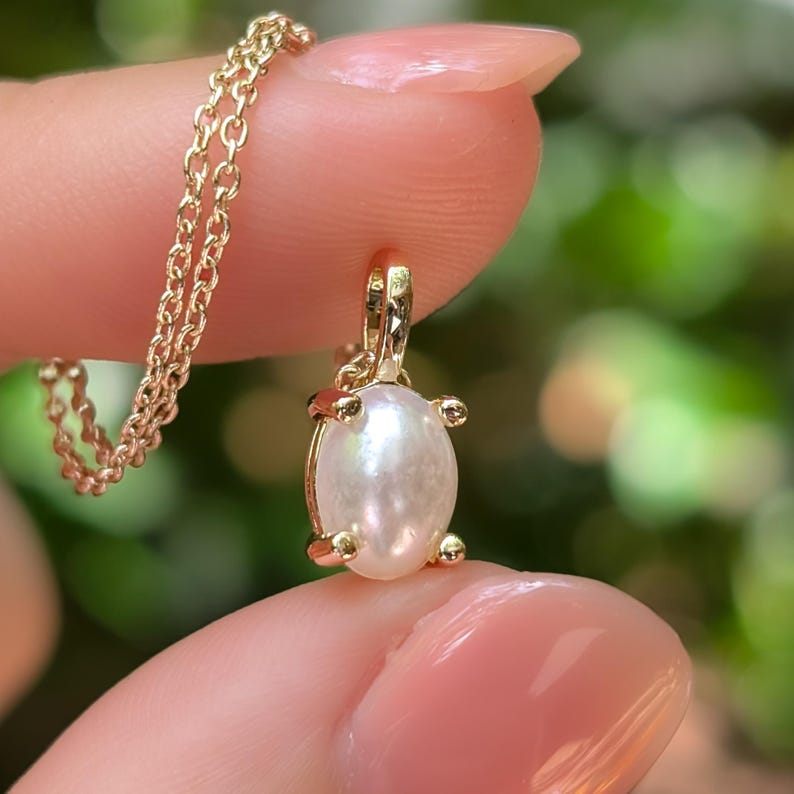 Pearl Oval Necklace