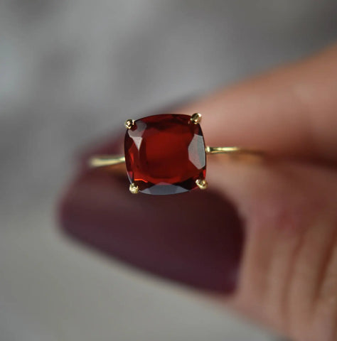 January Birthstone - Garnet