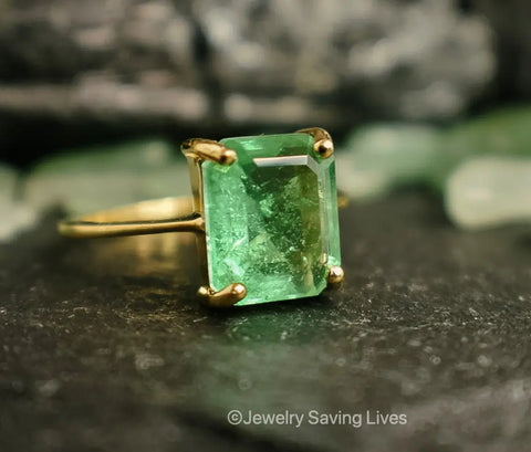 emerald engagement ring