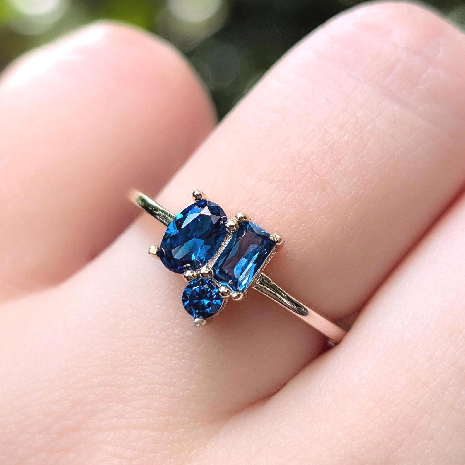 Sapphire 3 Stone Cluster Ring