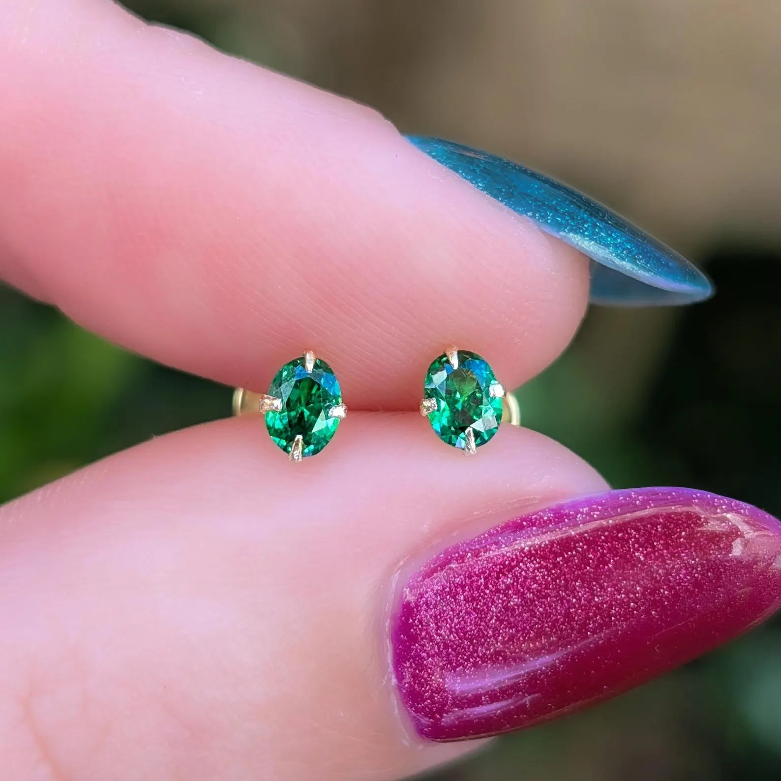Micro Stud Oval - Emerald