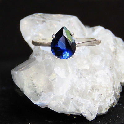 teardrop sapphire ring in 14K gold