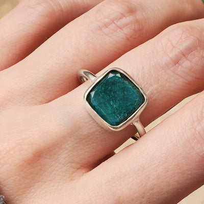 emerald bezel ring
