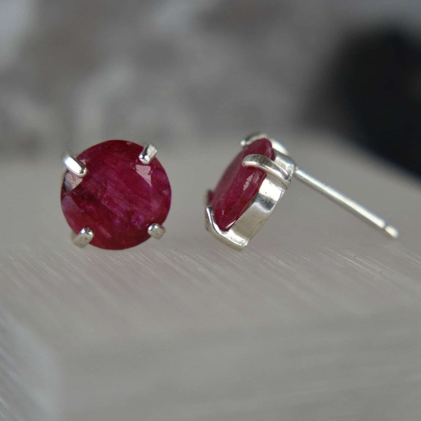 dark red rubies, rubies with veins, natural rubies, July birthstone, ruby encourage joy, Rubys for joy, rubies for laughter, rubies for positive dreams, ruby for reproductive organs, rubies for love, Rubys for new moms, ruby blood flow, ruby heart chakra